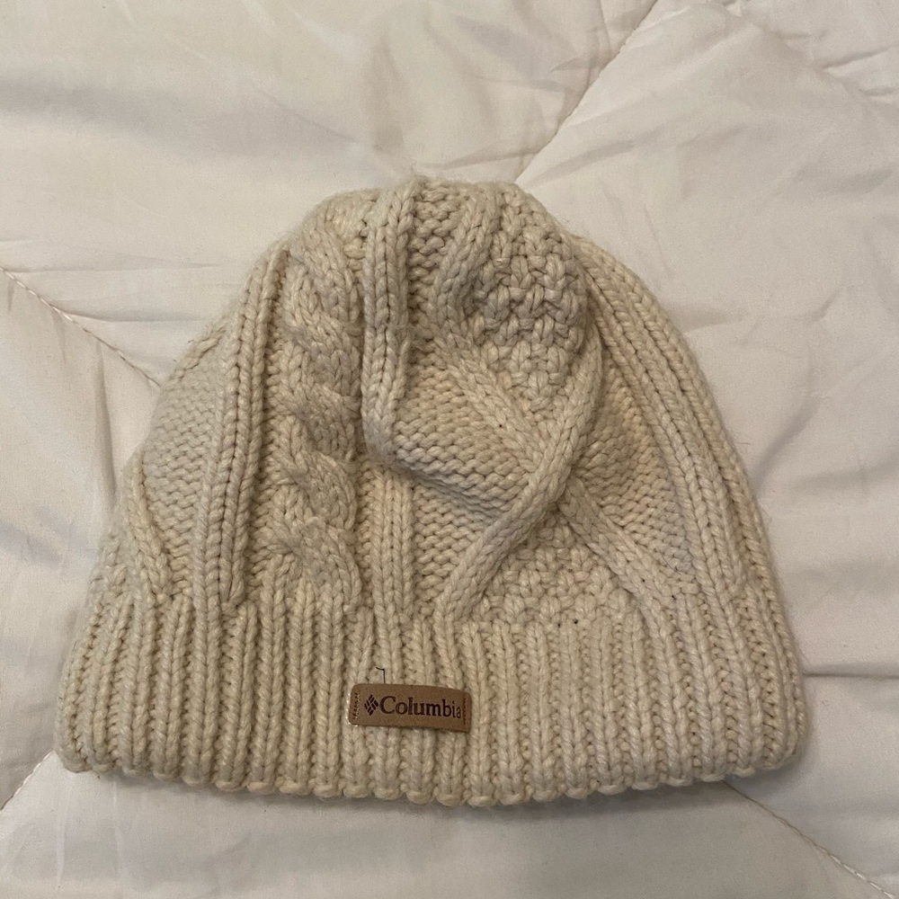 NWOT Columbia cable knit hat